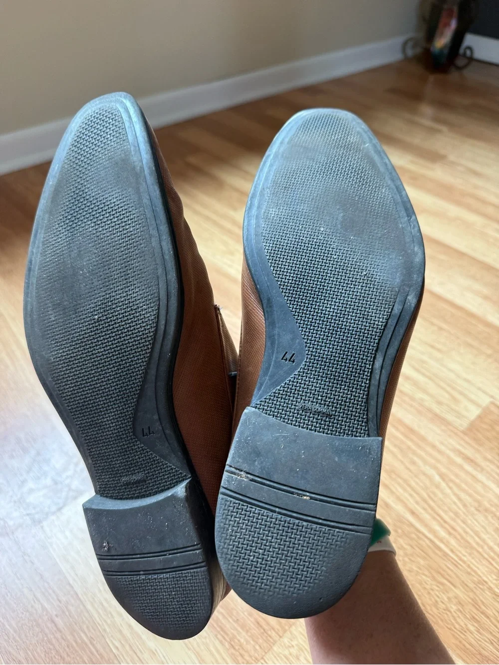 Classic Men’s Brown Leather Derby Shoes with Blue Laces
